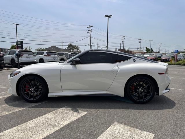 New 2026 Pearl White TriCoat / Super Black Two-tone Nissan Performance image 6