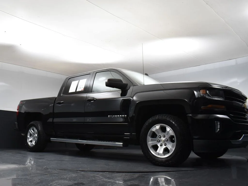 Used 2018 Black Chevrolet LT image 29