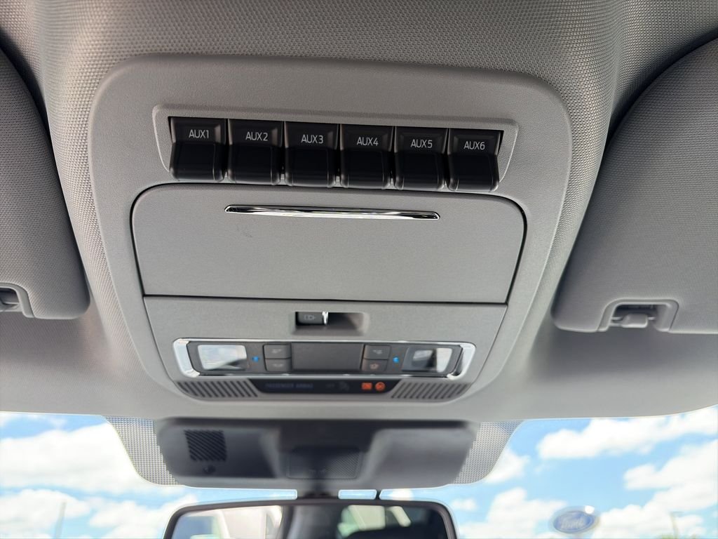 New 2026 Agate Black Metallic Ford F-350® Lariat® image 32