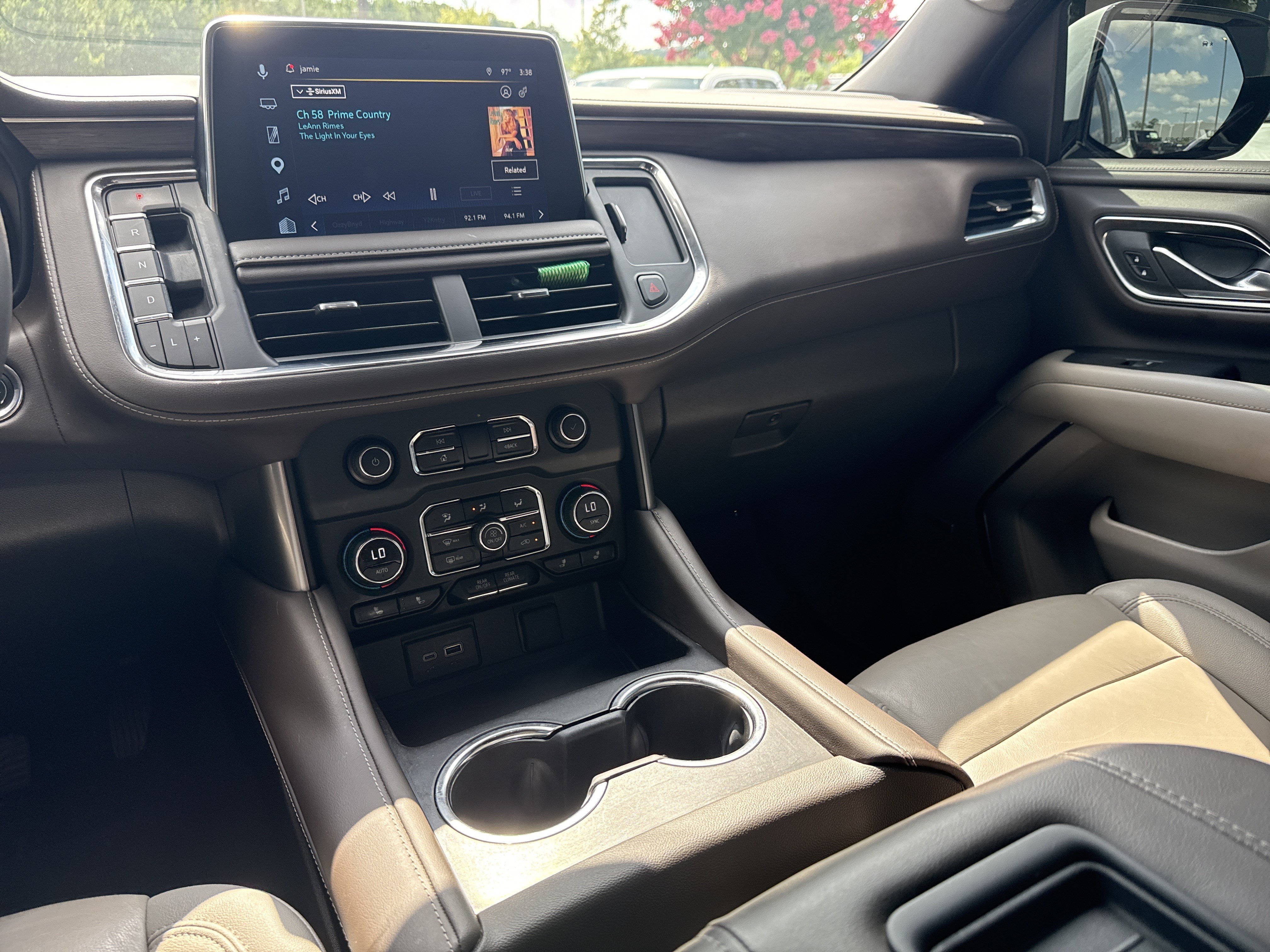 Used 2023 Summit White Chevrolet Z71 image 30