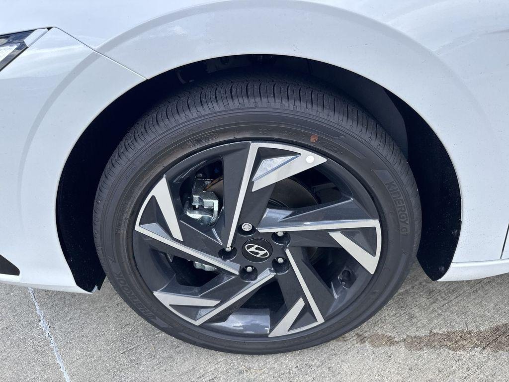 New 2026 White Hyundai Limited image 19