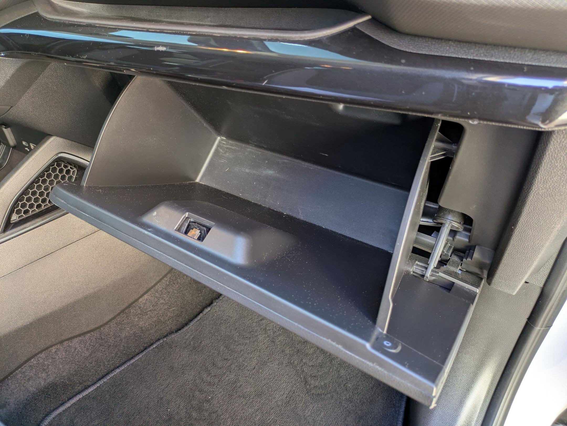 Used 2021 Summit White Chevrolet LS image 29