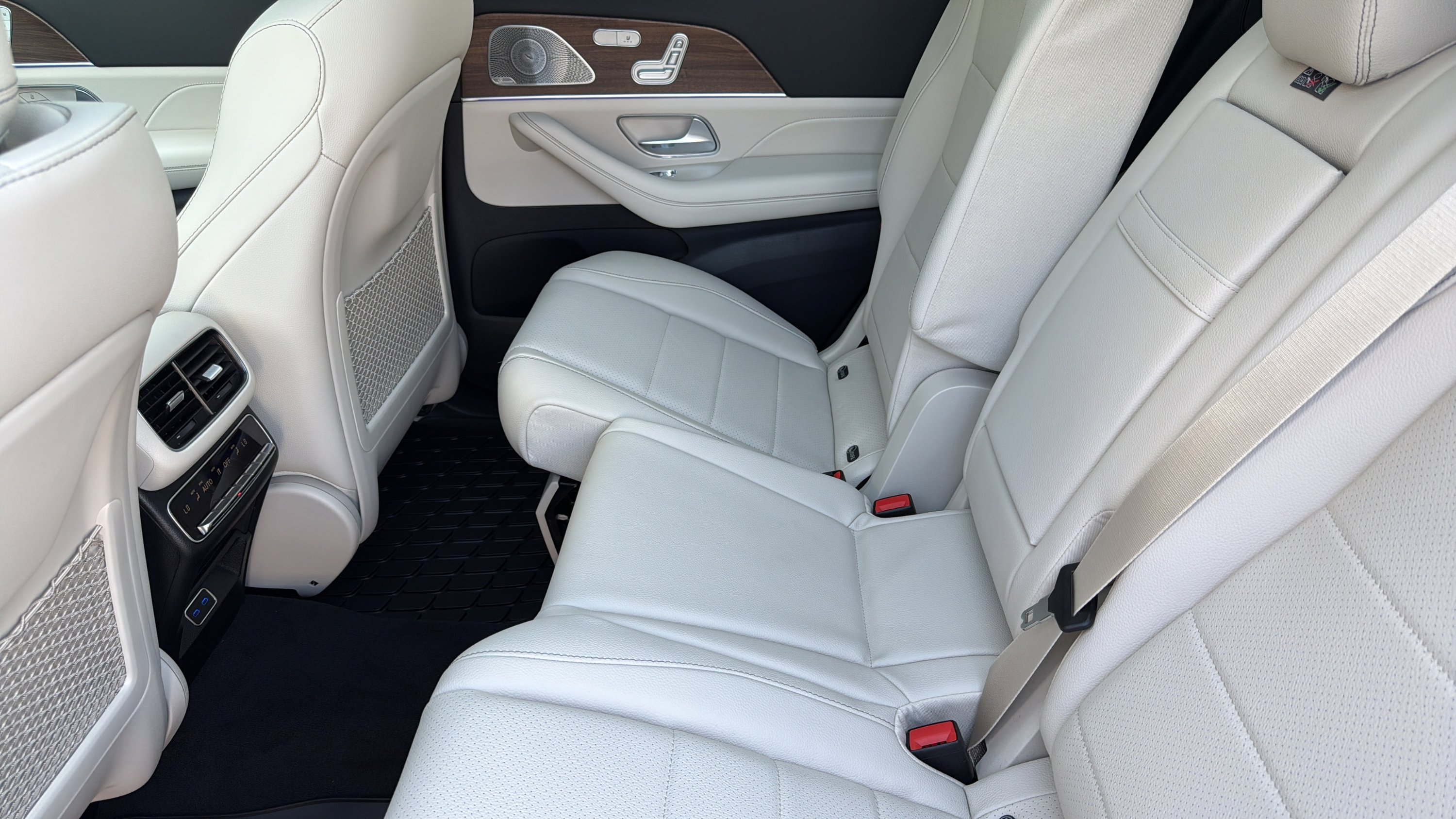 Certified Used 2026 Polar White Mercedes-Benz GLS 450 image 26