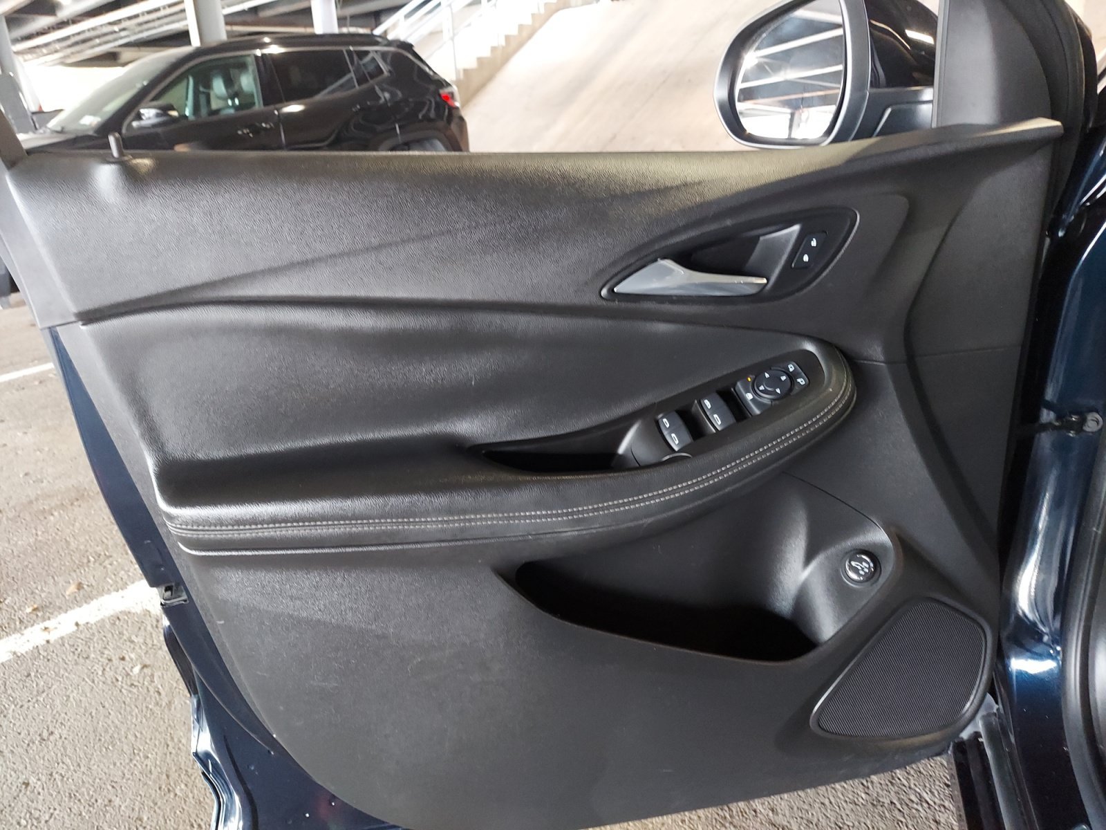 Used 2020 Dark Moon Blue Metallic Buick Select image 27