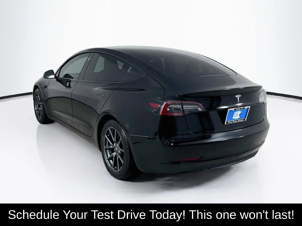 Used 2019 Solid Black Tesla Long Range image 5