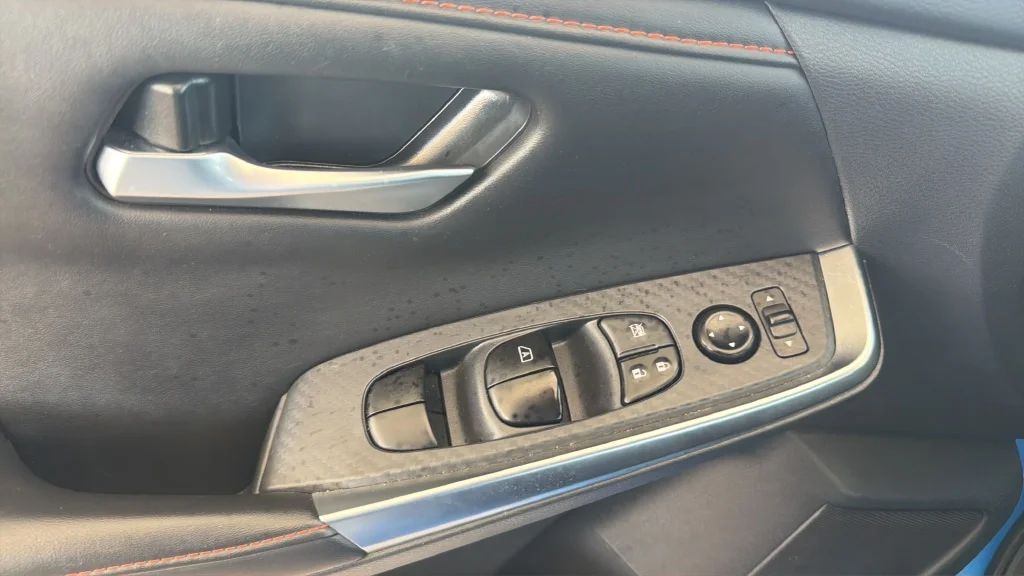 Used 2025 Electric Blue Metallic Nissan SR image 18