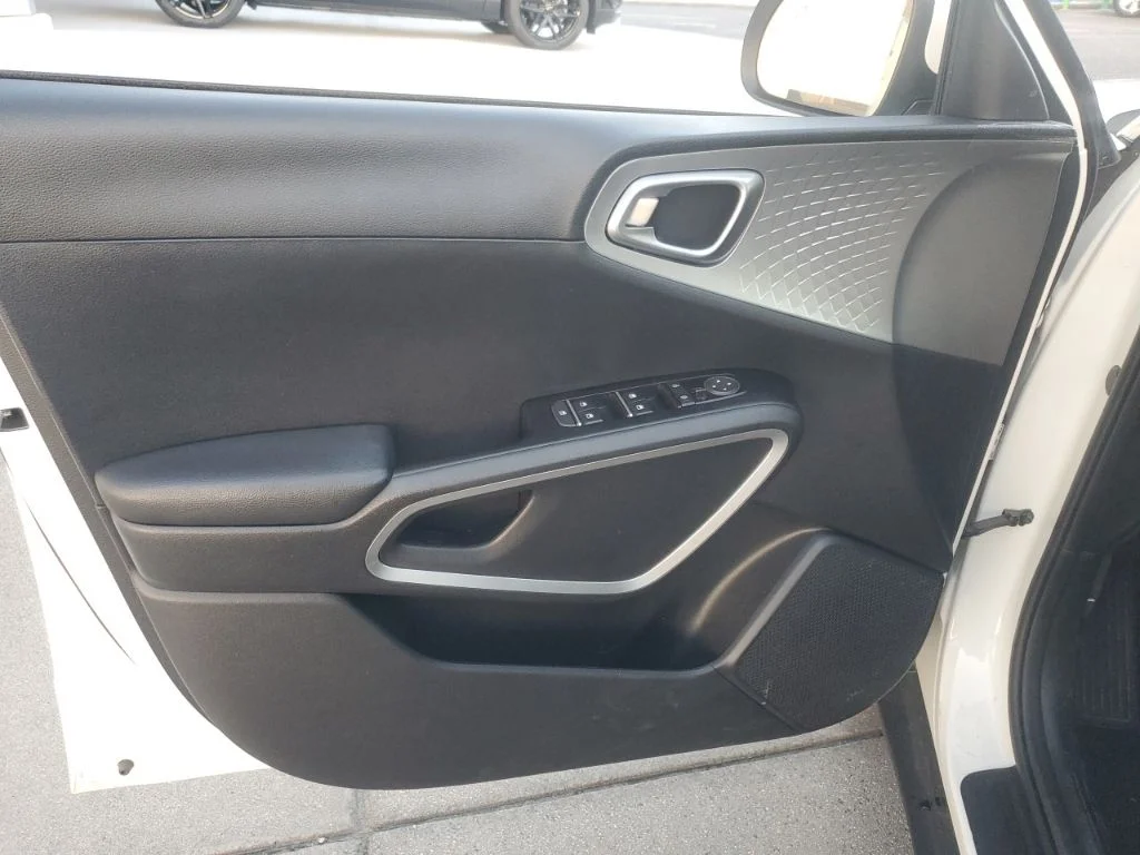 Used 2025 White Kia LX image 14
