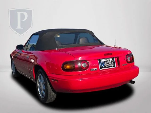 Used 1990 Red Mazda Base image 11