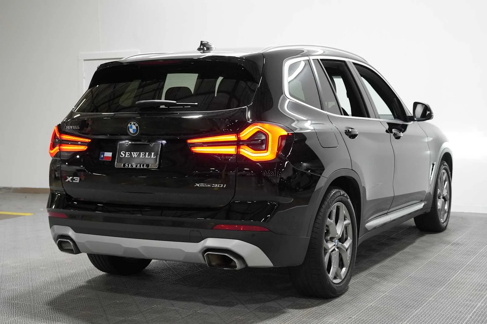 Certified Used 2024 Jet Black BMW xDrive30i image 4