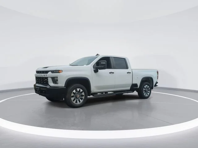 Used 2023 White Chevrolet Custom image 4