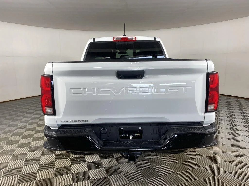 New 2026 Summit White Chevrolet Z71 image 6