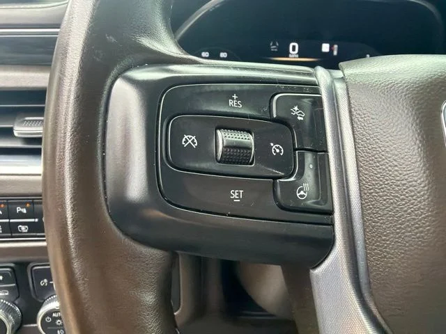Used 2023 White GMC SLT image 24