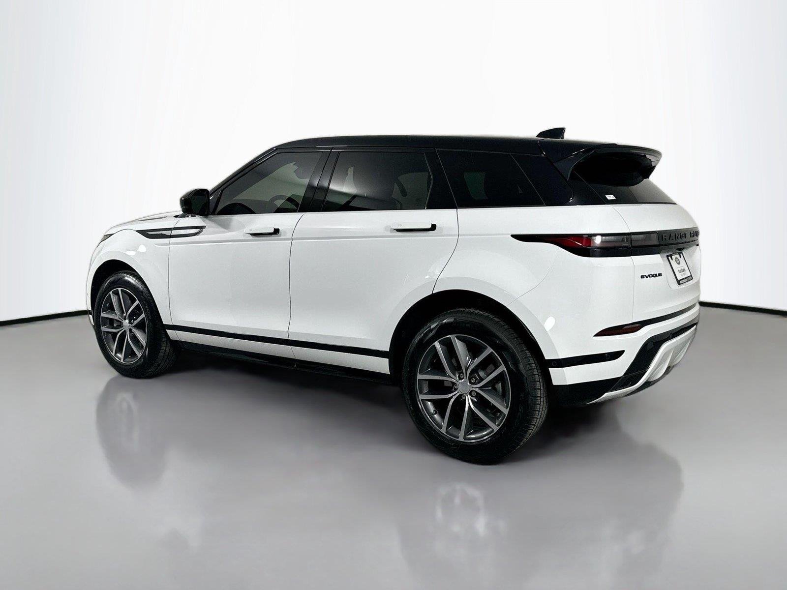 Certified Used 2026 Fuji White Land Rover Dynamic SE image 7
