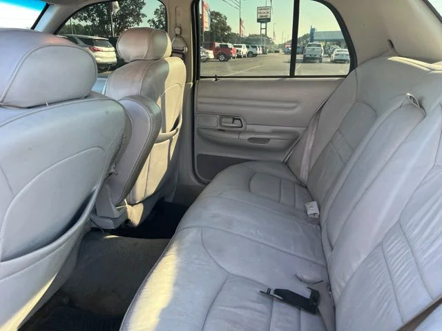Used 2000  Ford LX image 12