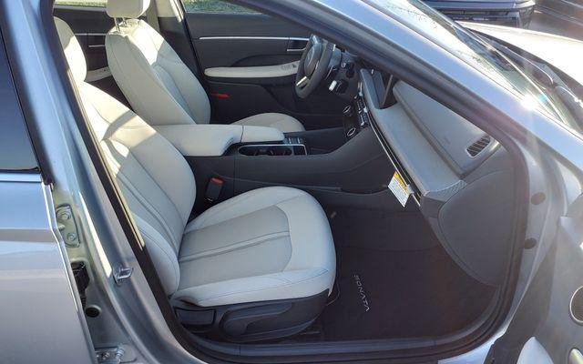 New 2026 Silver Hyundai SEL Sport image 13