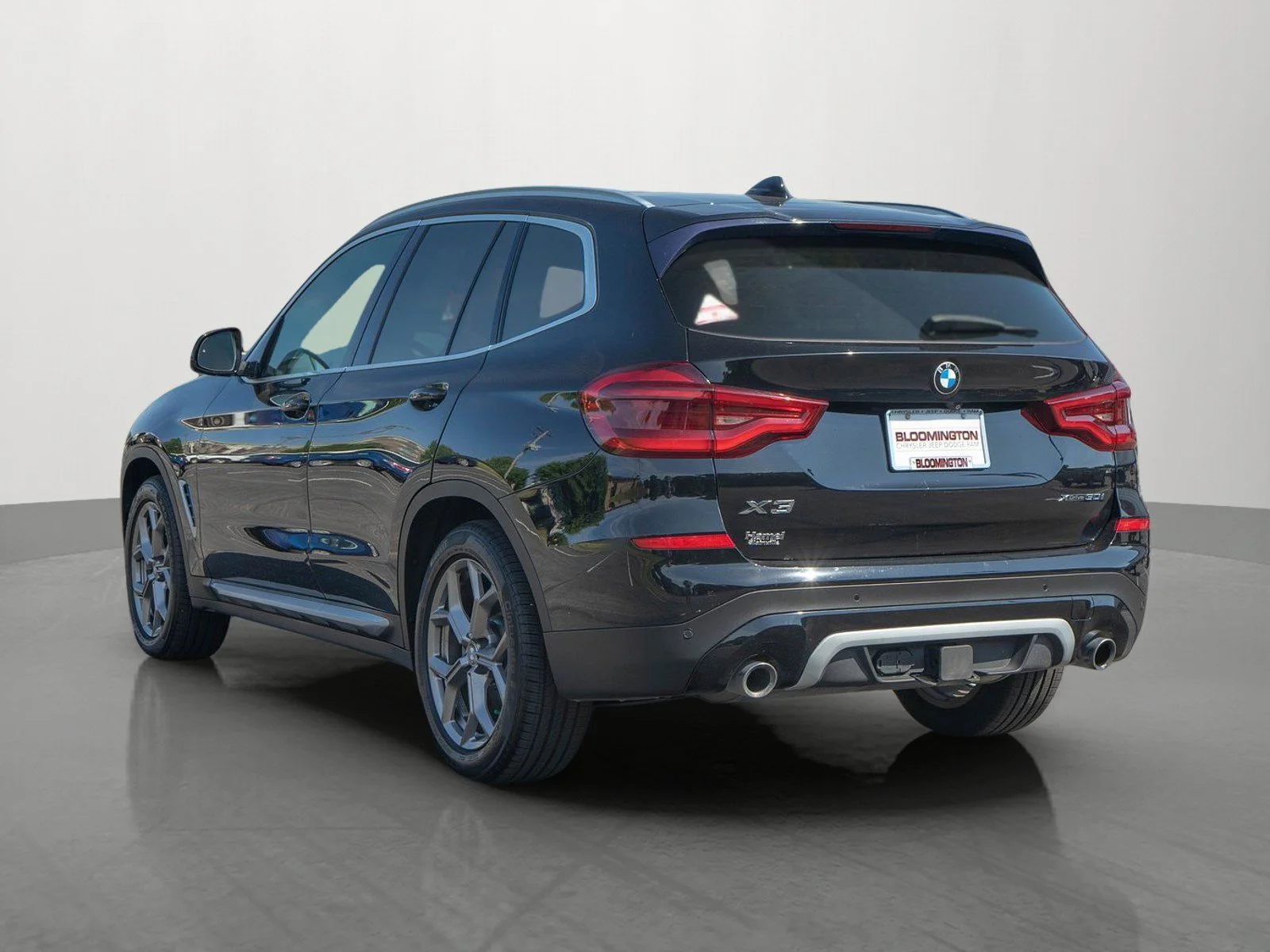 Used 2021 Jet Black BMW xDrive30i image 5