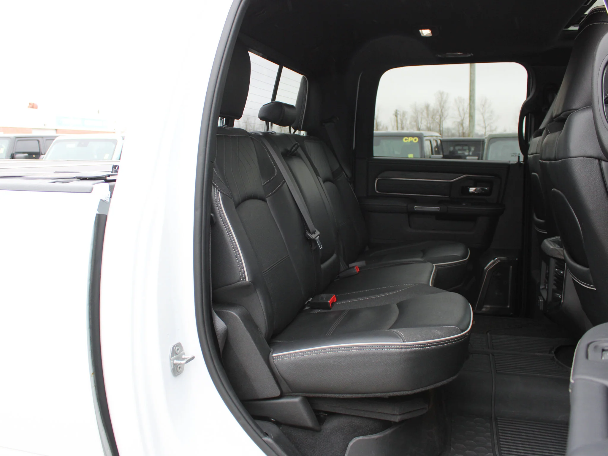Certified Used 2025 White RAM Limited * Cummins Diesel | 5th Wheel & Gooseneck | Adaptive Cruise | Apple CarPlay | Tonneau Cover image 20