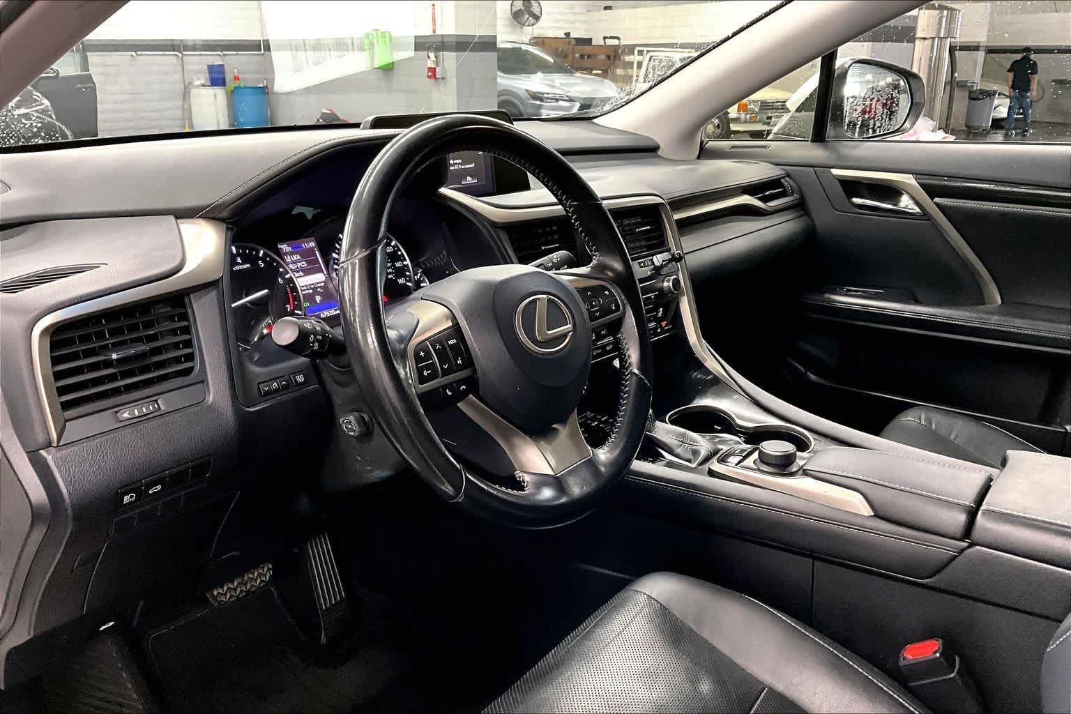 Used 2018 Eminent White Pearl Lexus  image 18