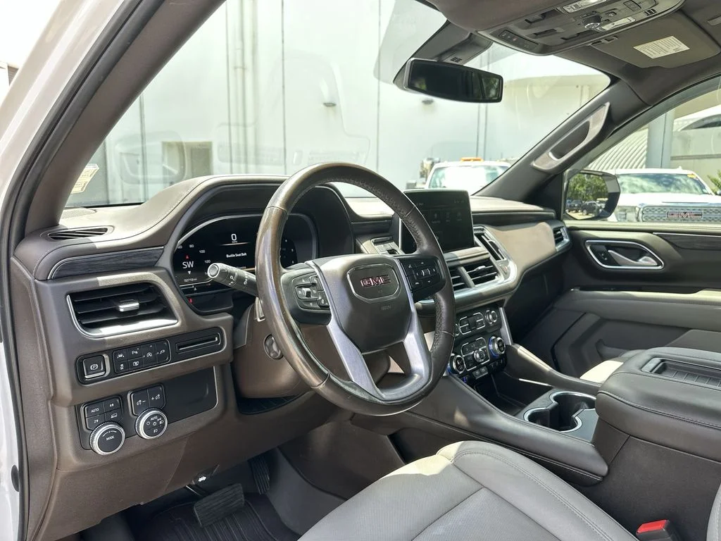 Certified Used 2022 White Frost Tricoat GMC SLT image 10