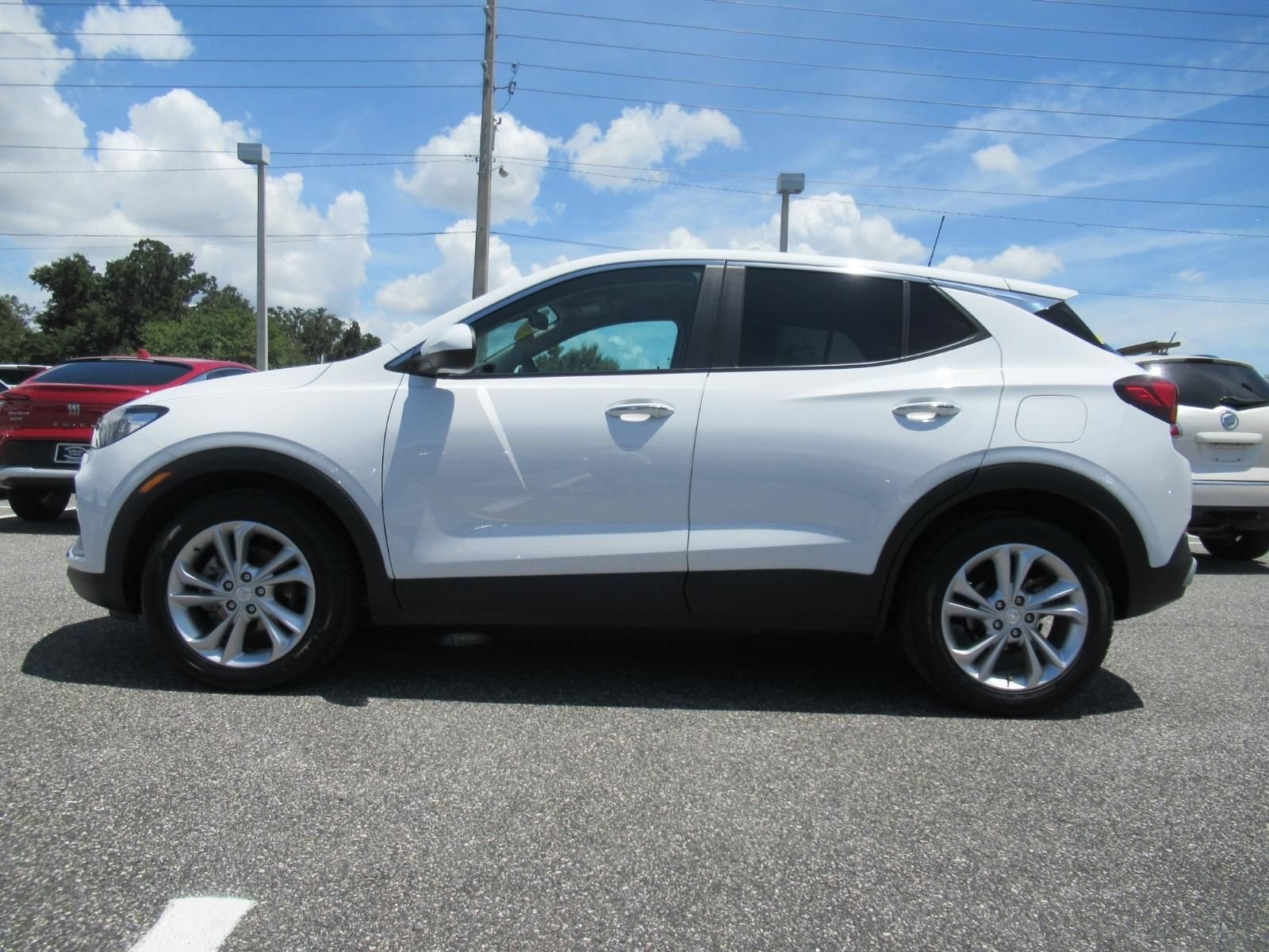 Used 2023 SUMMIT WHITE Buick Preferred image 4