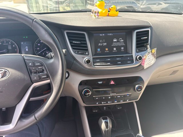 Used 2018 Dazzling White Hyundai Sport image 3