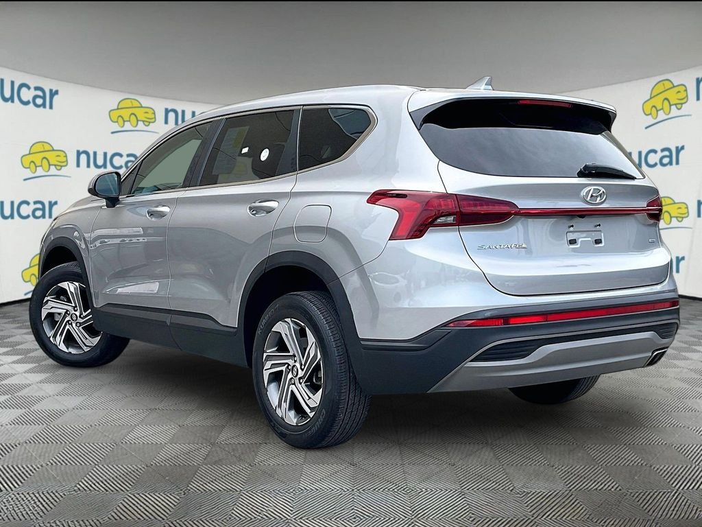 Used 2023 Silver Hyundai SE image 4