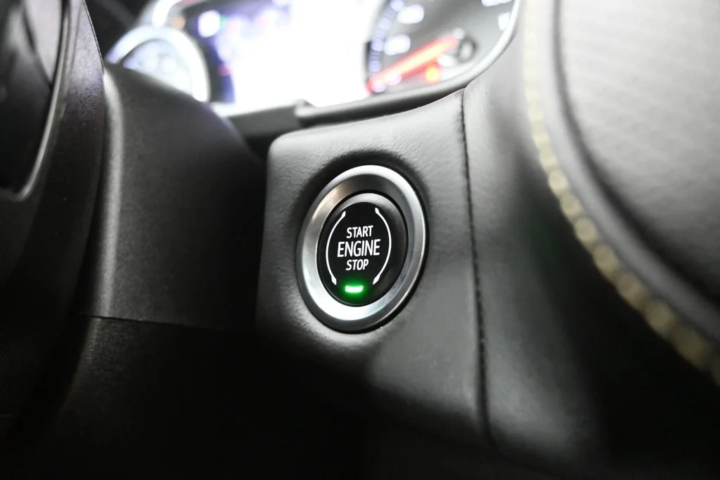 Used 2021 IRIDESCENT PEARL TRICOAT Chevrolet Premier image 33