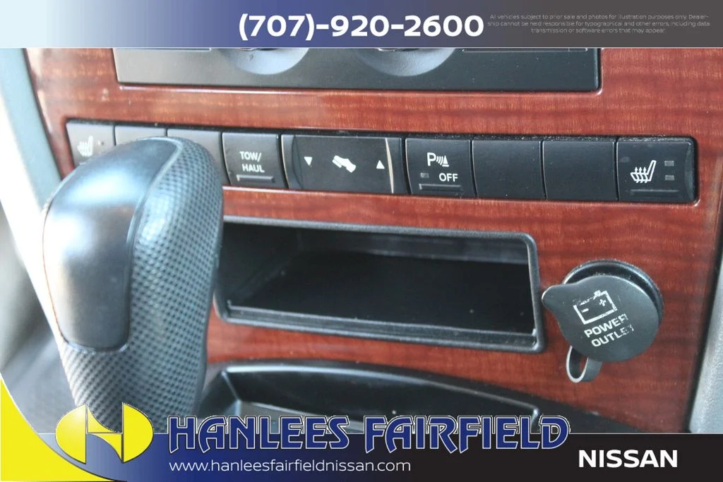 Used 2005 White Jeep Limited image 24