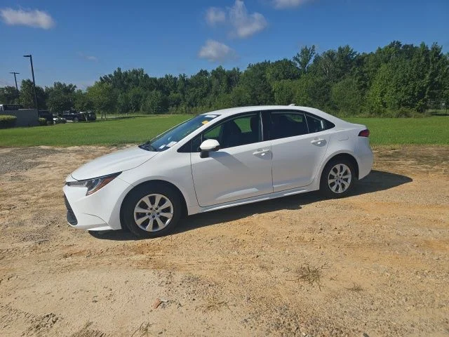 Used 2025 White Toyota LE image 3