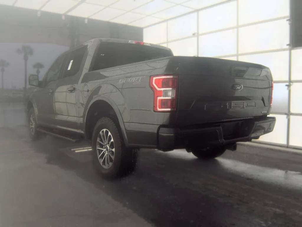 Used 2018 Gray Ford XLT image 8