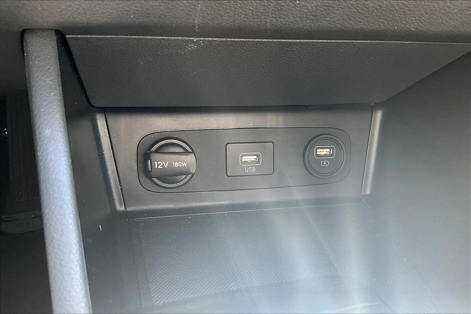 Used 2023 White Hyundai SEL image 14
