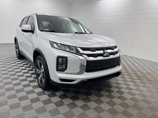Used 2026 White Diamond Mitsubishi 2.0 ES image 1