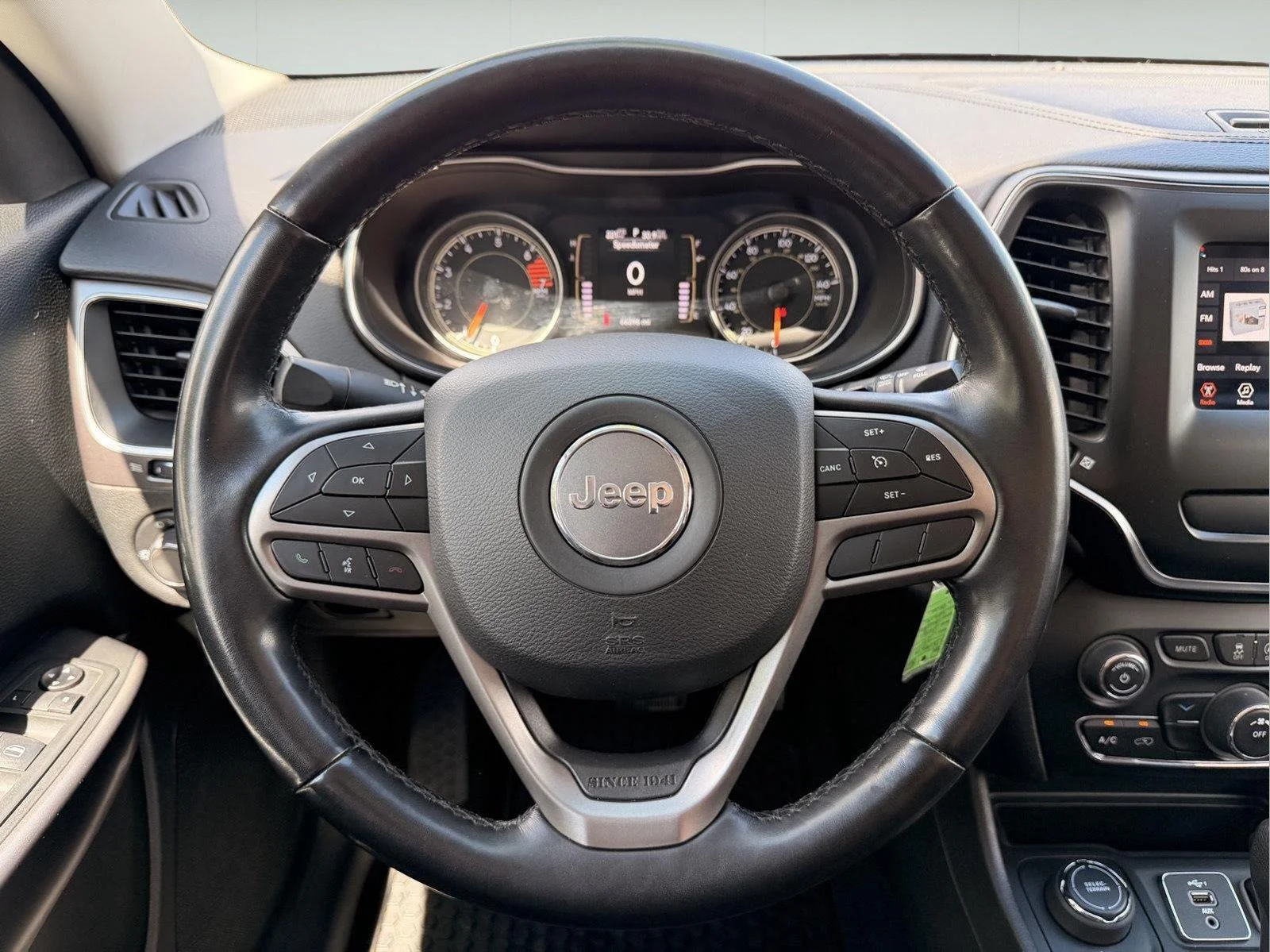 Used 2020 Slate Blue Pearlcoat Jeep Latitude image 17