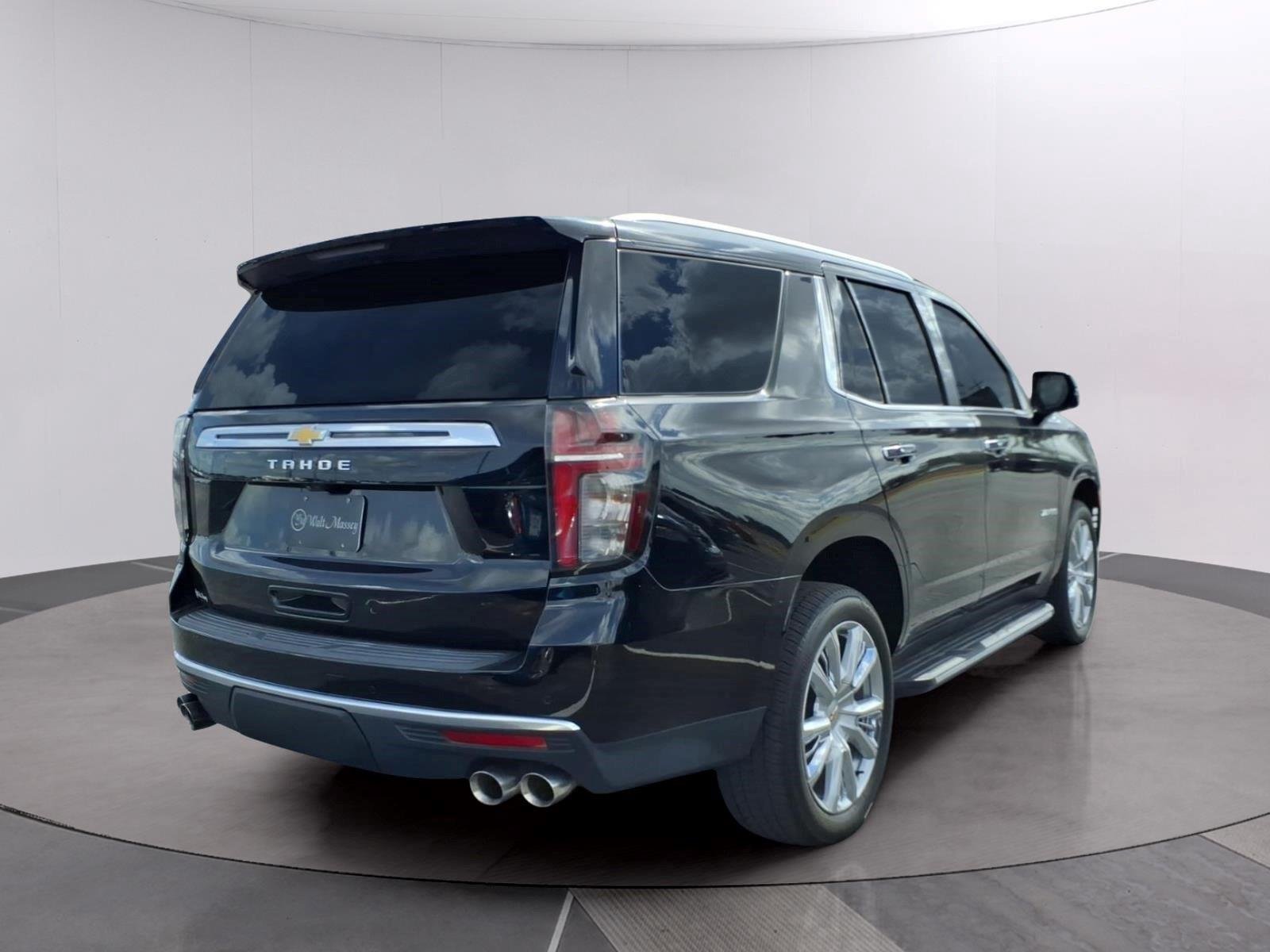 Used 2023 Black Chevrolet High Country image 5