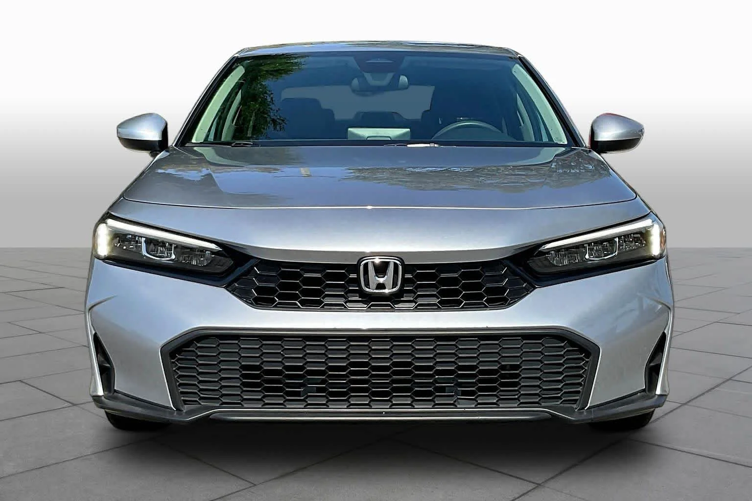 Used 2025 Solar Silver Metallic Honda LX image 4