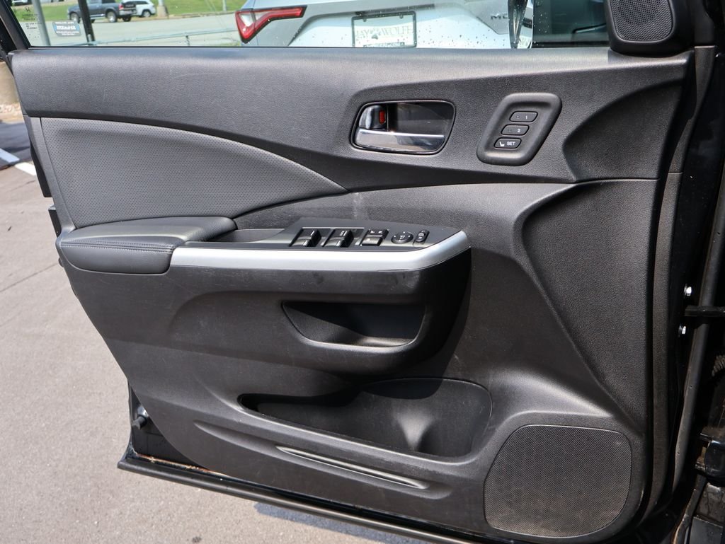 Used 2016  Honda Touring image 30
