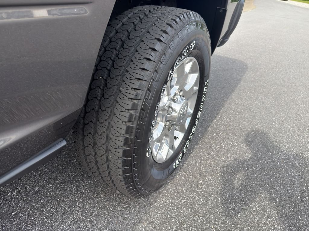 Used 2024 Granite Crystal Metallic Clearcoat Ram Laramie image 15