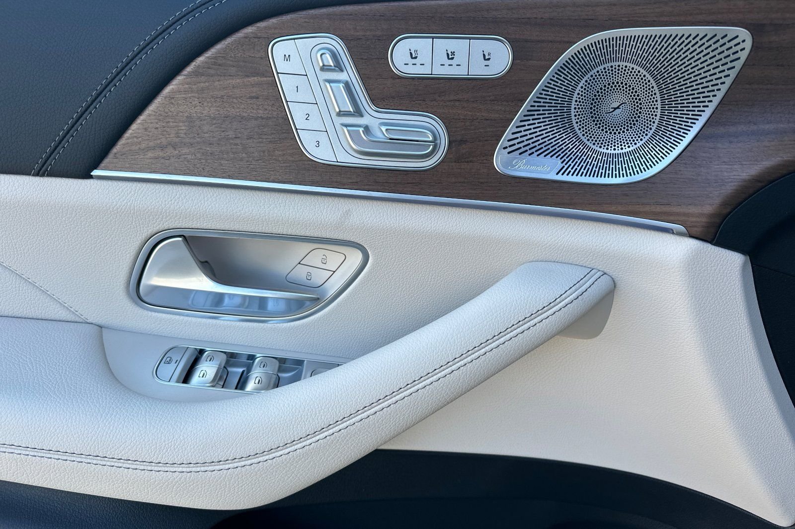 New 2026 White Mercedes-Benz GLE 450 image 11