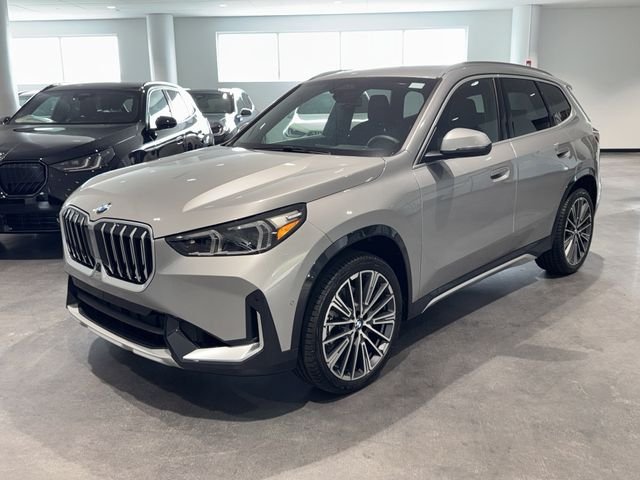 New 2026 Space Silver Metallic BMW xDrive28i image 3