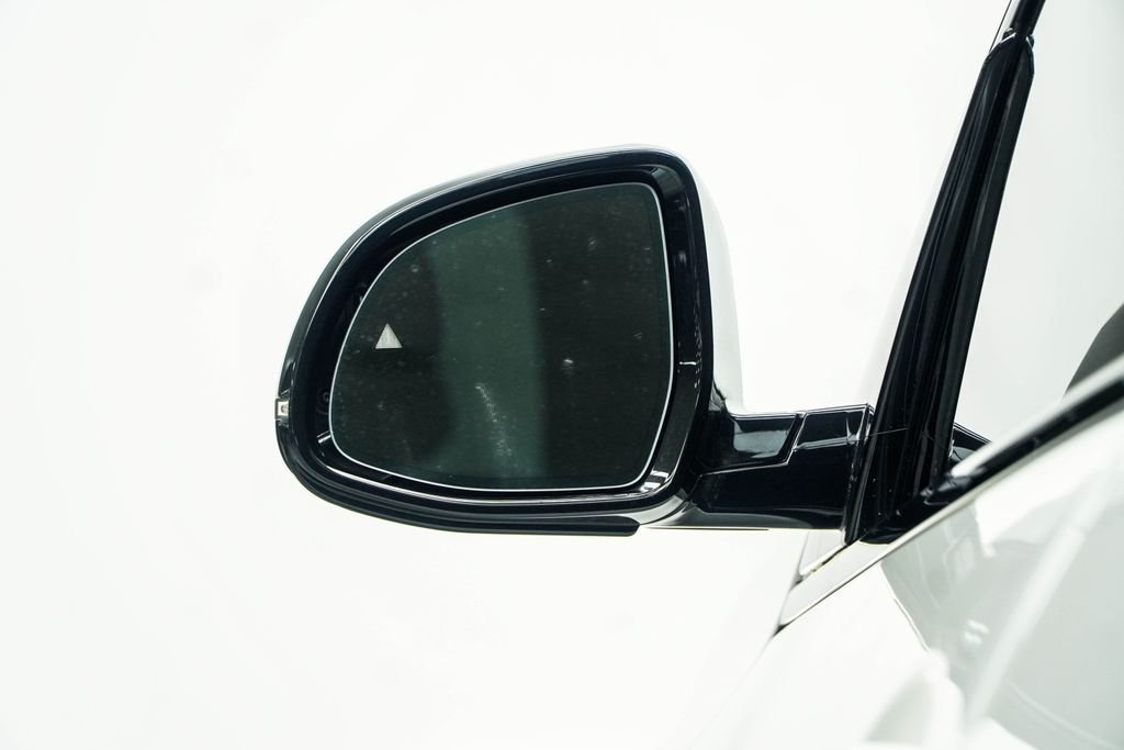 Used 2022 White BMW M50i image 16