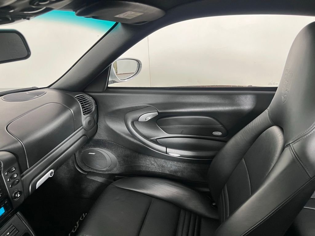 Used 2003  Porsche Carrera image 27