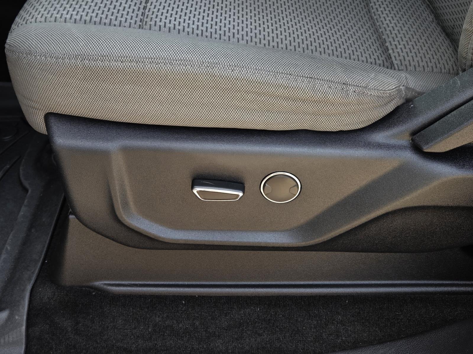 Used 2017 Blue Jeans Ford XLT image 32