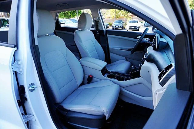 Used 2019 White Hyundai Value image 11