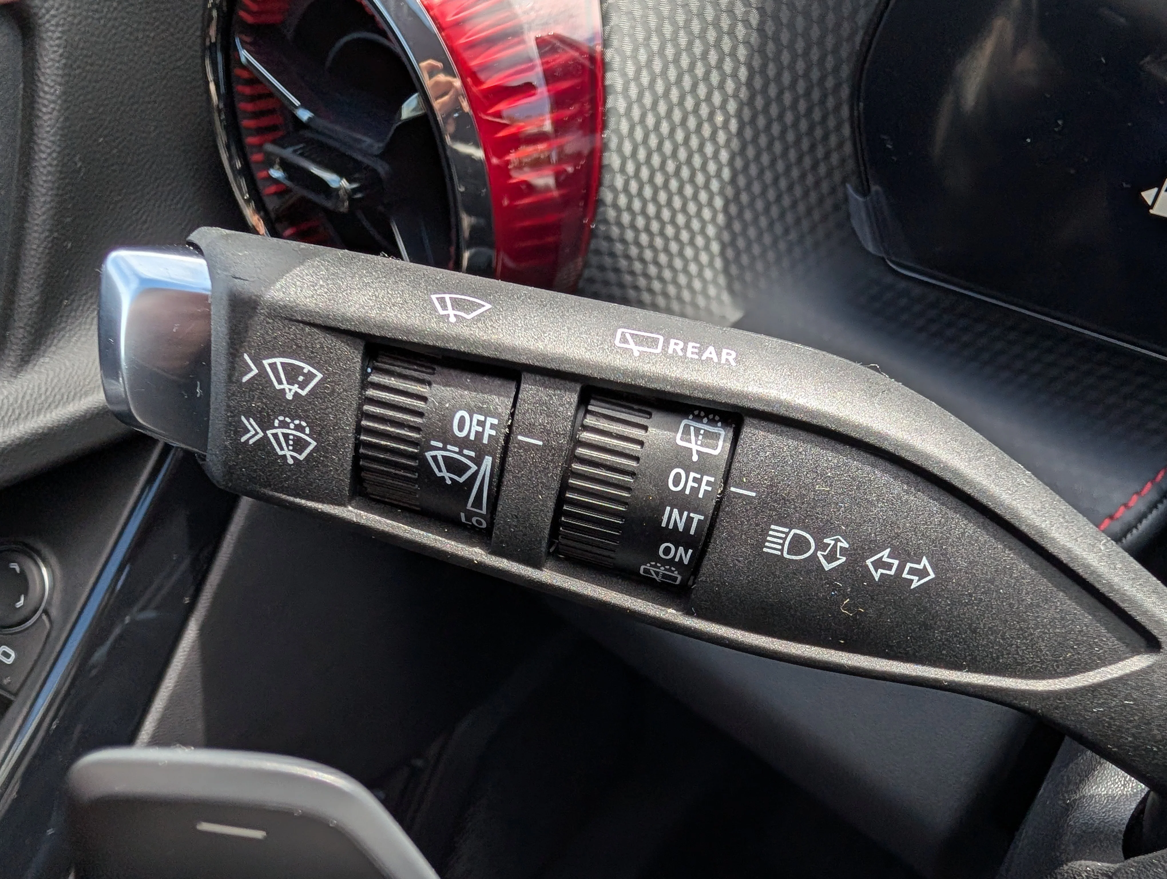 Used 2025 Sterling Gray Metallic Chevrolet AWD RS image 27