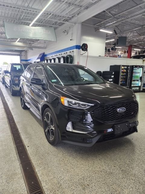 Used 2022 Agate Black Metallic Ford ST image 11