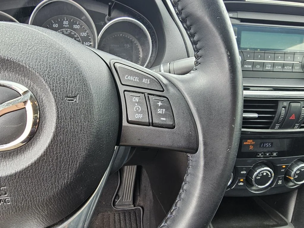 Used 2015 Red Mazda i Sport image 24