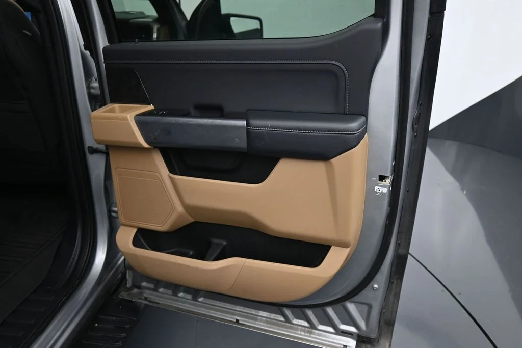Used 2022 Silver Ford XLT image 12