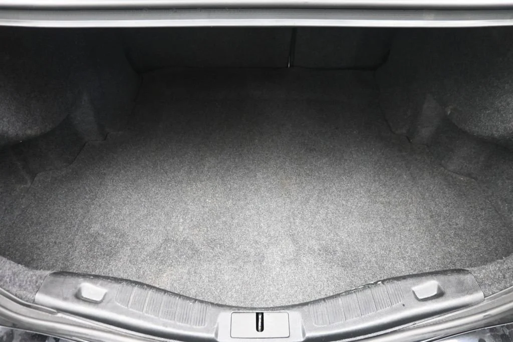 Used 2020 Black Ford SE image 12