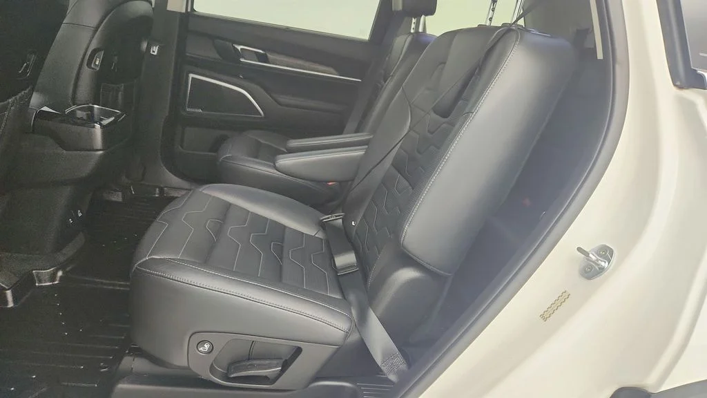 Used 2021 White Kia SX image 26