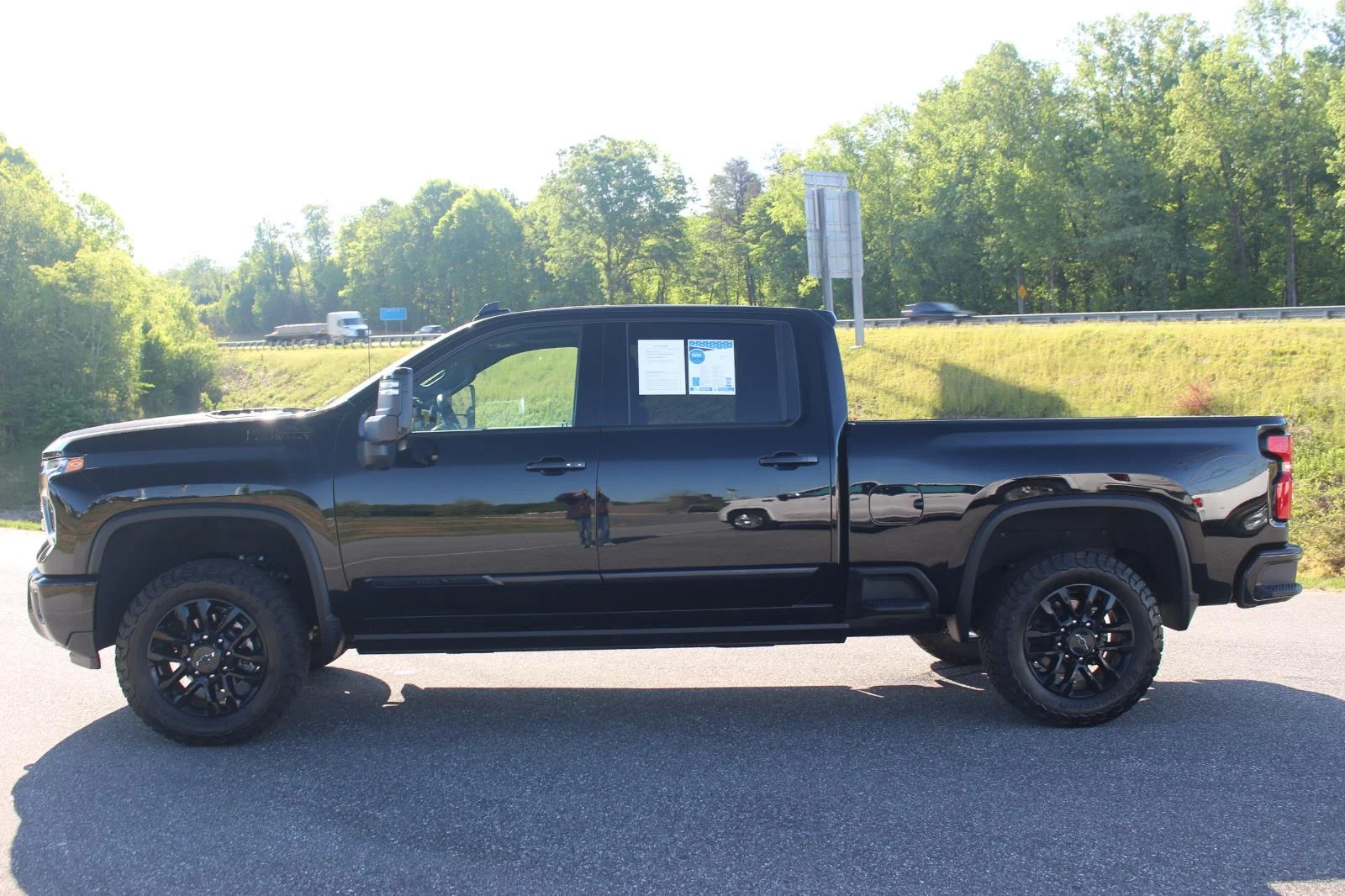 Used 2025 Black Chevrolet High Country image 4